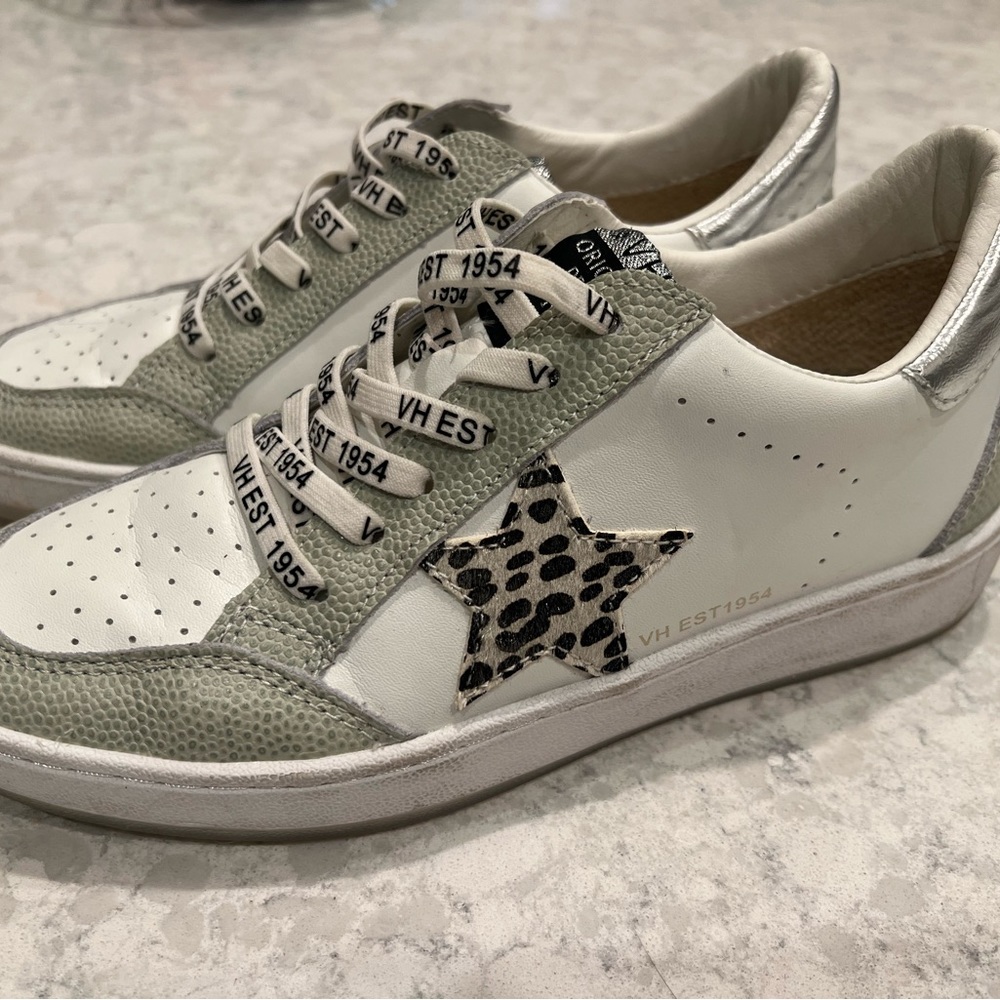 Size 7, like new!